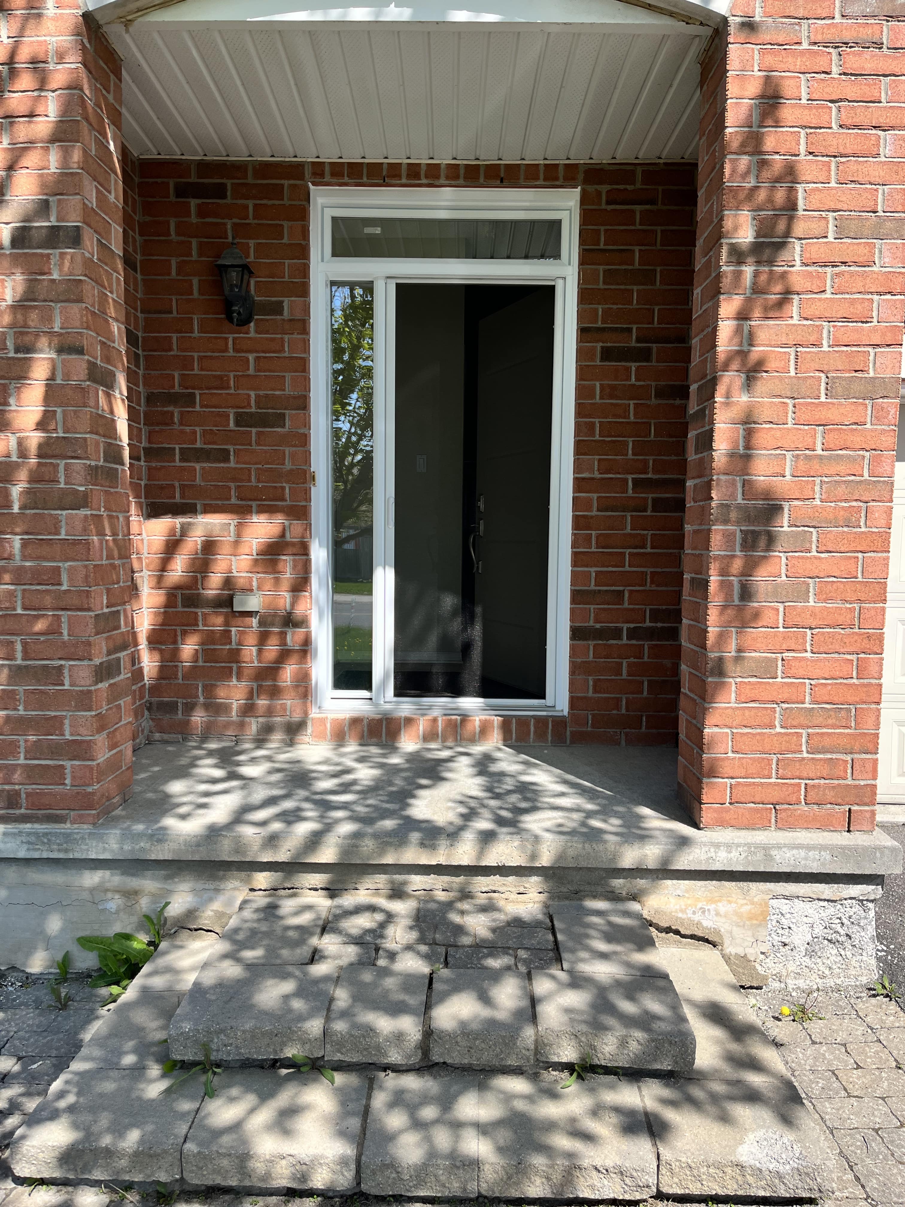 Retractable Screen Single White