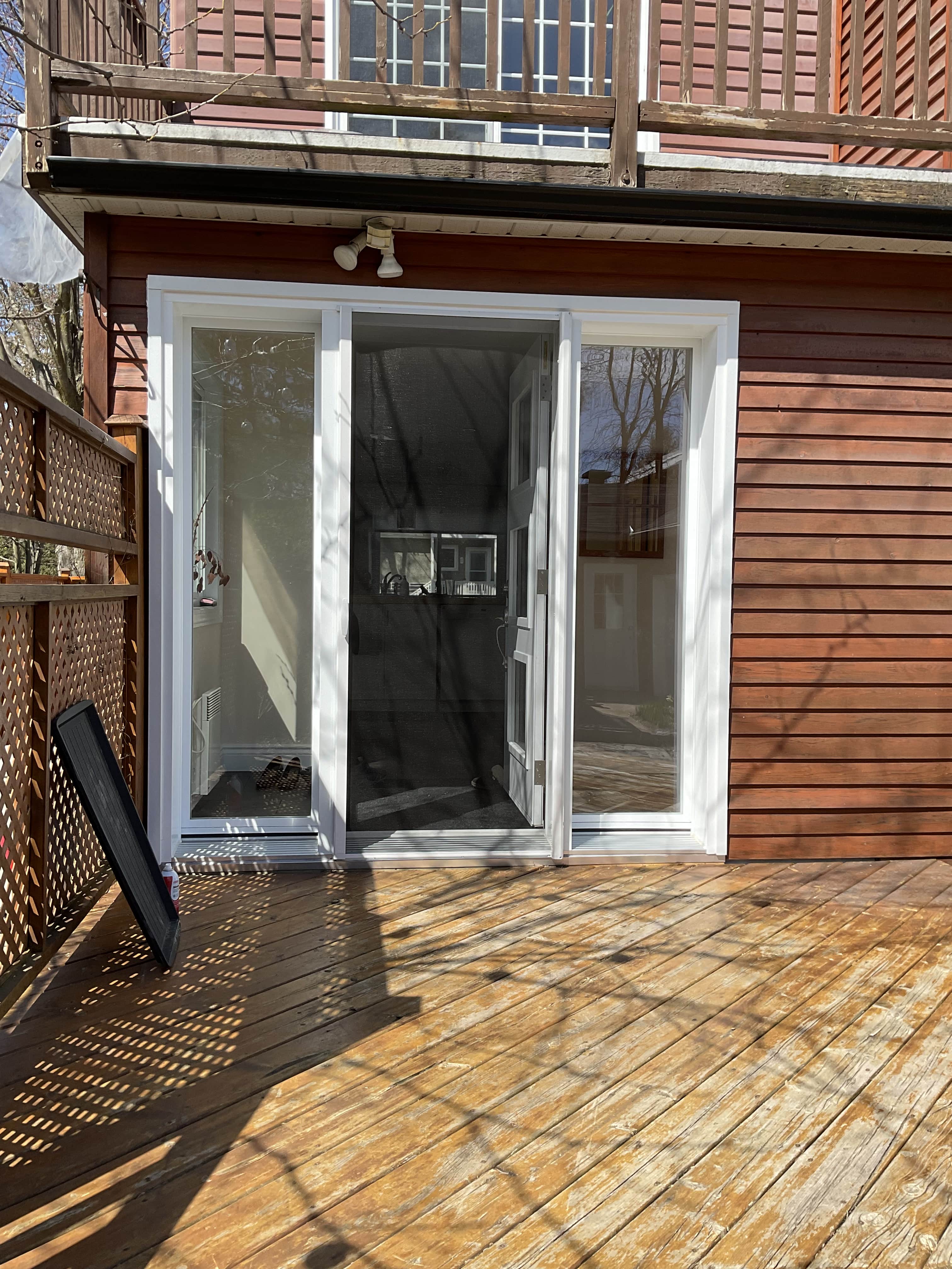 Retractable Screen Single White